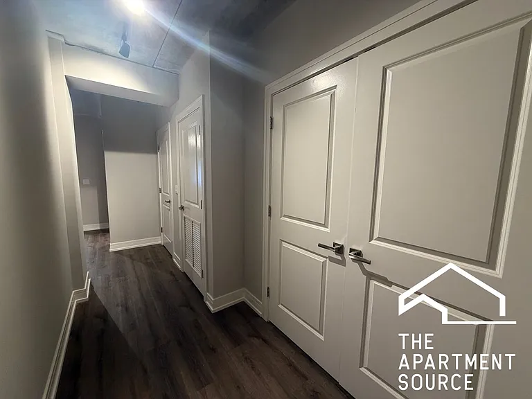962 W Carmen Ave #1 — Photo 8