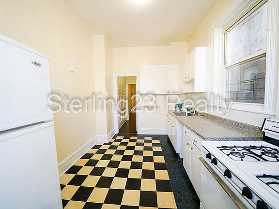 3rd image of 30-50 23rd St #3LL