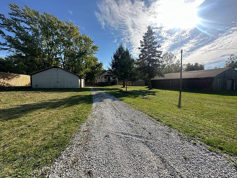 3582 Shepard Rd — Photo 12