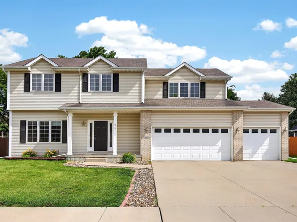 7893 Aspen Dr, West Des Moines, IA 50266