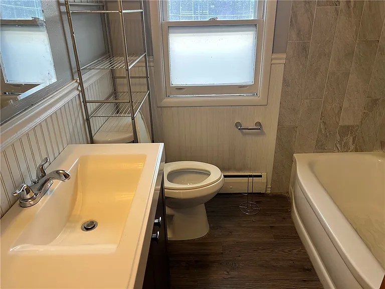 2341 Monroe Ave — Photo 6