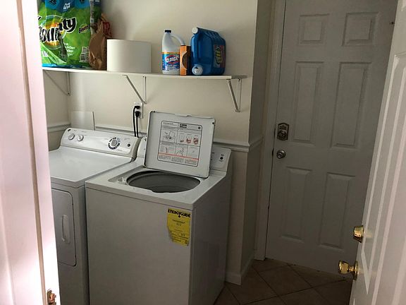 4th image of 3191 Windsor Ave