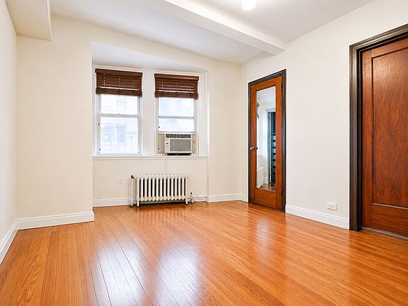 4th image of 314 41st St #204B