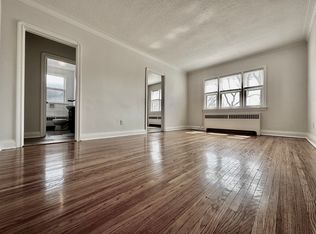 5-41 Arcadian Cir #5, Toronto, ON M8W2Y9