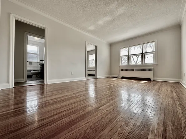 5-41 Arcadian Cir #5, Toronto, ON M8W 2Y9