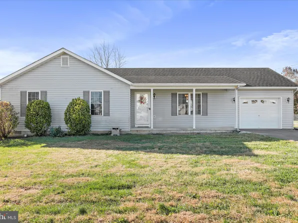 195 Isaac Dr, Bunker Hill, WV 25413