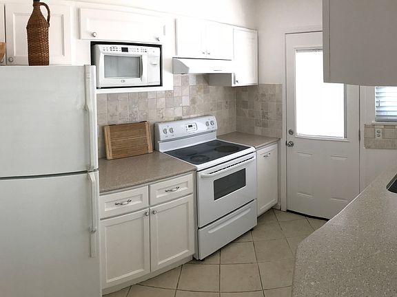 3rd image of 3333 Northrop Ave