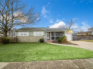 528 Leader Ave, North Babylon, NY 11703