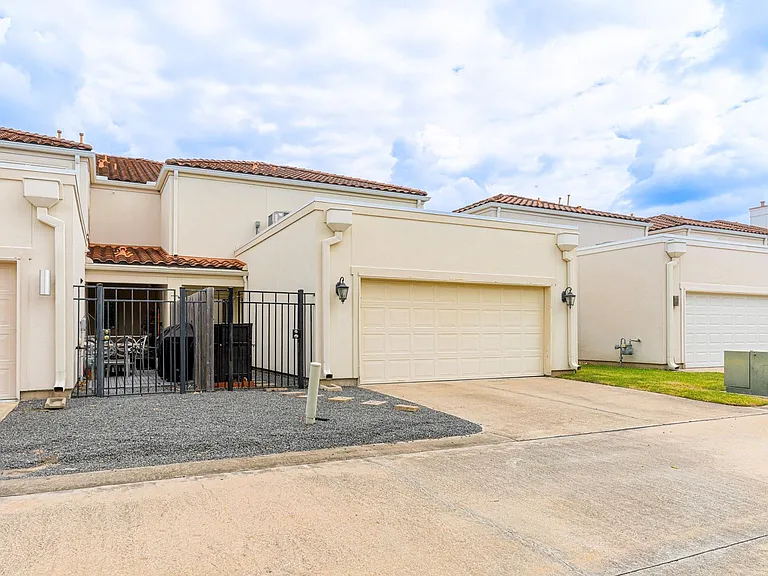 13417 Preston Cliff Ct — Photo 40