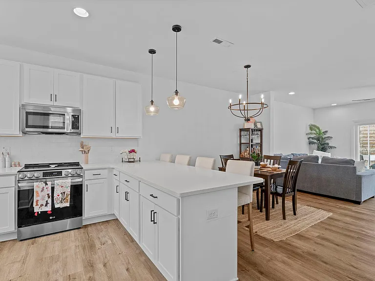5619 Johnson Woods Ct — Photo 6