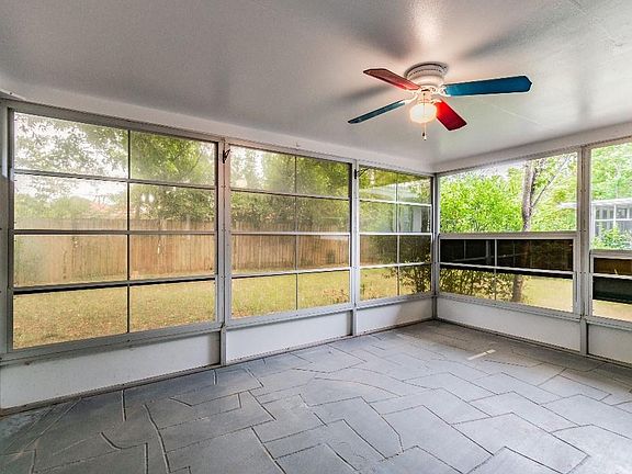 3rd image of 1716 Greenlea Dr