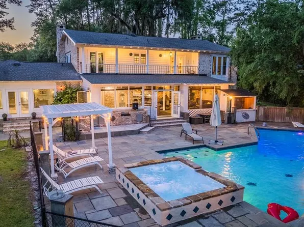 1148 N Lakeshore Dr, Valdosta, GA 31605