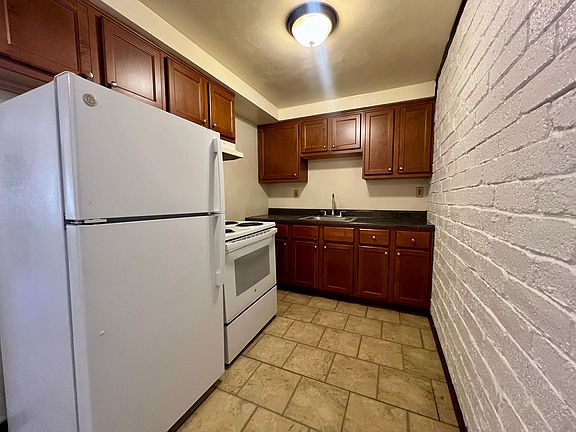 2nd image of 605 Kellywood Mnr #0