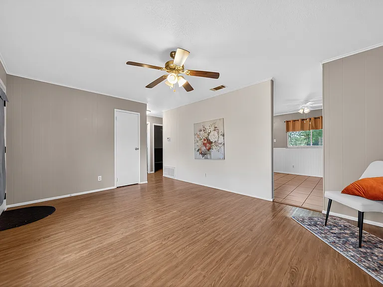 1511 Milam Dr — Photo 25