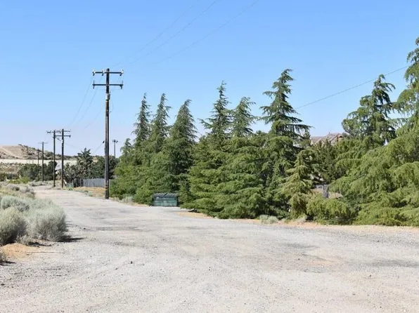 121 E & Ave #X-8, Pearblossom, CA 93553