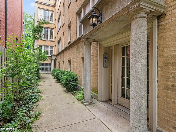 2nd image of 2215 N Bissell St APT 1D