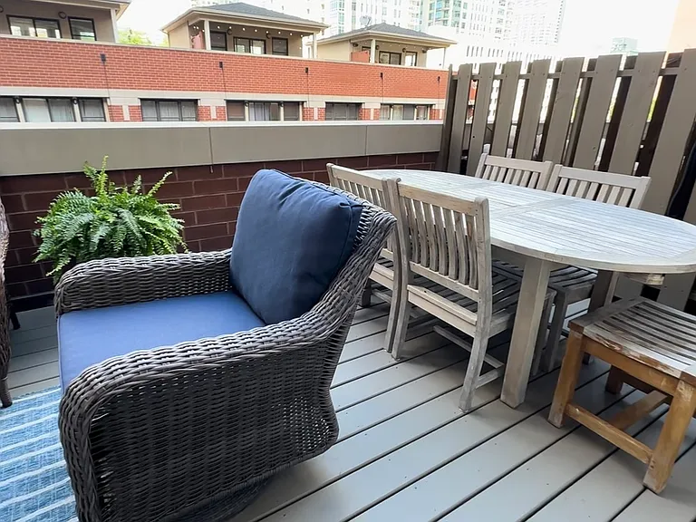 324 N Jefferson St #302 — Photo 26