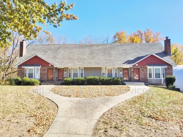 324 NW Millstone Cir, Blue Springs, MO 64015