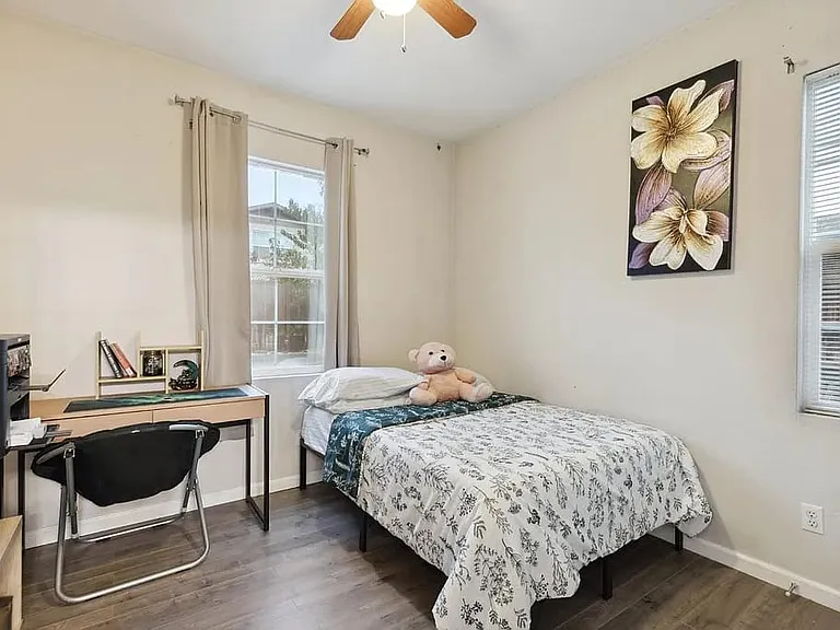 Downstairs bedroom with closet