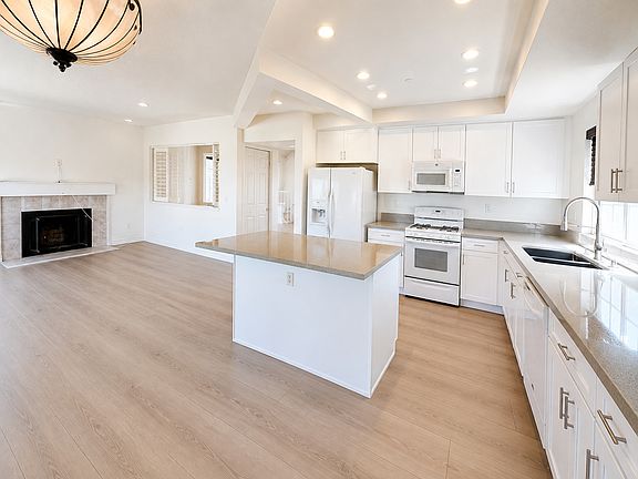 5th image of 15434 Ficus St