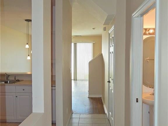 3rd image of 3009 Palmetto Oak Dr APT 104