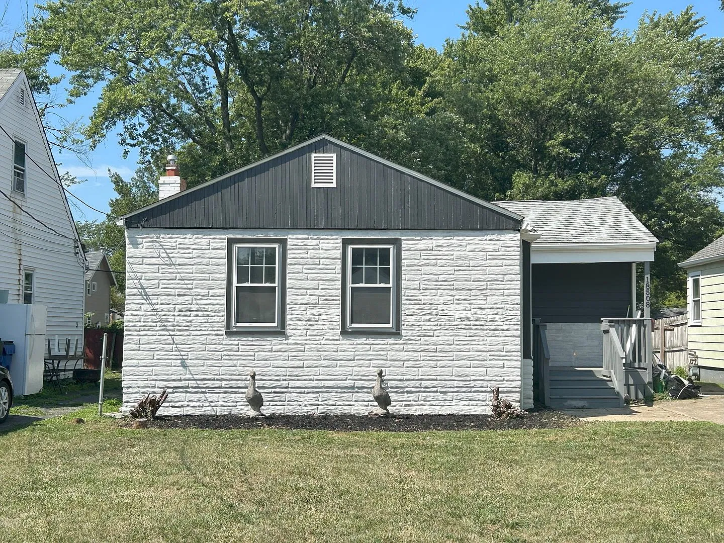 Bellaire - Puritas Area - 3 Bedrooms - 1 Bath - Single Family Home — Photo 2