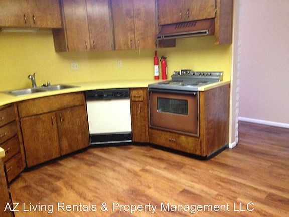 3rd image of 3727 Hollister Dr