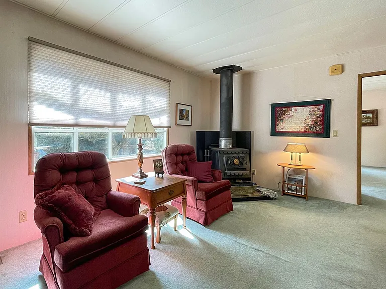 121 Ivy Ln — Photo 21