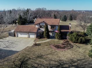 4058 Vista Moraine Dr, Hubertus, WI 53033