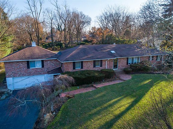 2nd image of 111 Dumbarton Dr