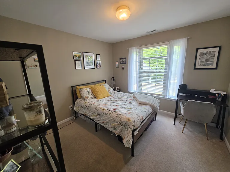 5 Spreading Oak Ct — Photo 4