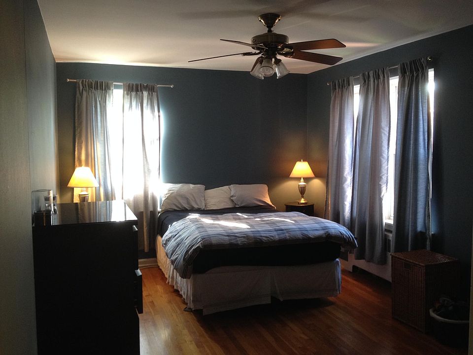 Bedroom - Very spacious one-bedroom w/ windows & closet