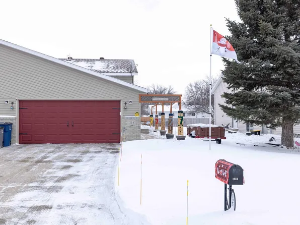 1224 7th St N, Moorhead, MN 56560