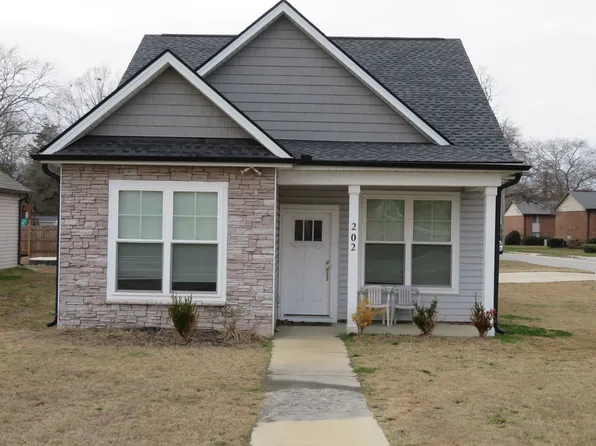 202 Breazeale St, Belton, SC 29627