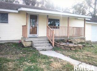 4530 Tonti Rd, Salem, IL 62881