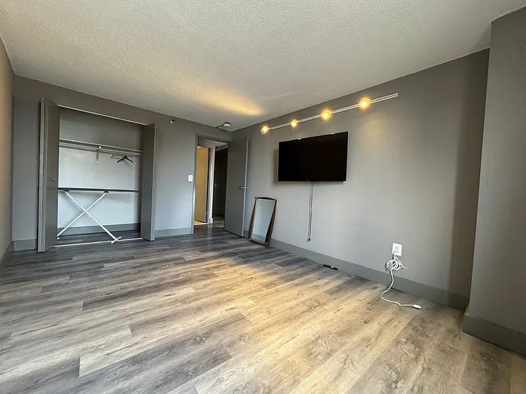 100-A1107 Wells St #1107 — Photo 3