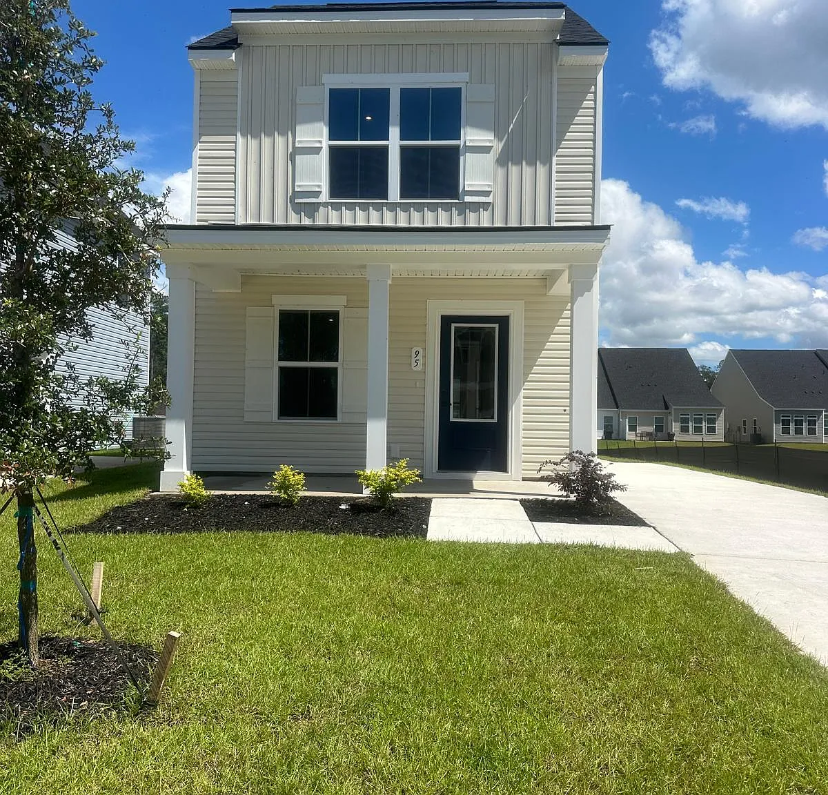 3 bed, 2.5 bath, 1224 sqft, $2,610 — Photo 1