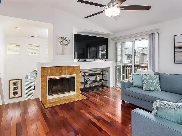 601 Destiny Ln — Photo 6