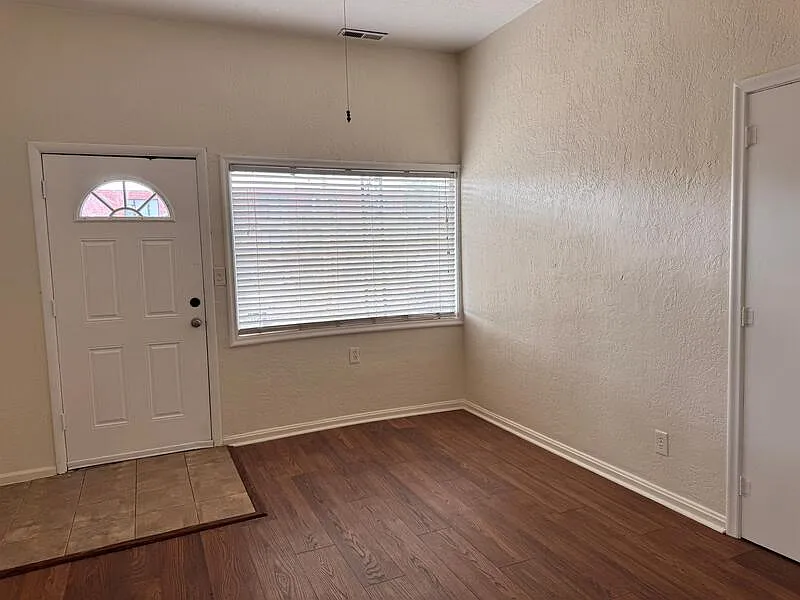 1 bed, 1.0 bath, 600 sqft, $1,195 — Photo 3