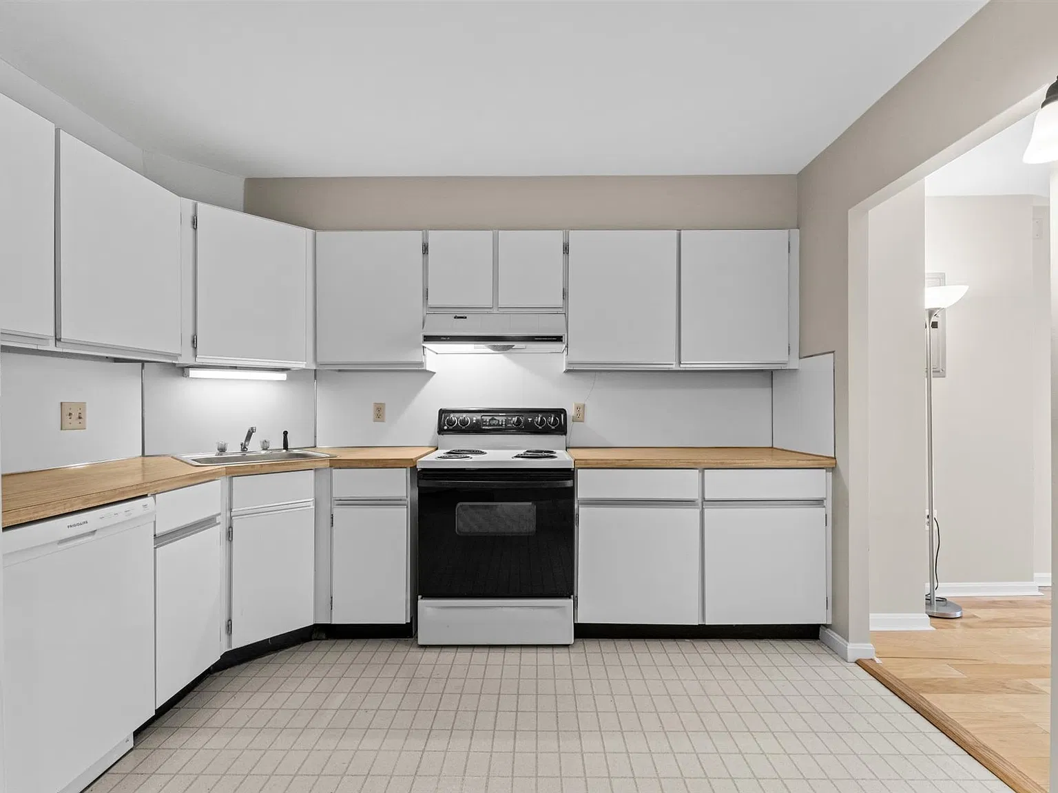 151 Coolidge Ave — Photo 4
