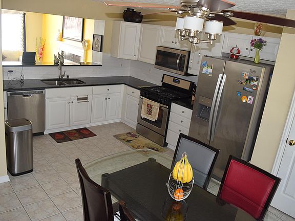 4th image of 6005 Blaverly Dr
