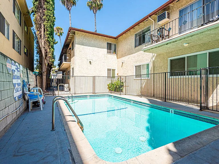 4324 Ventura Canyon Ave — Photo 7