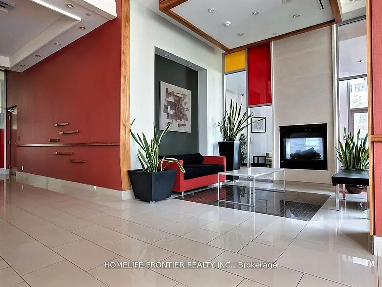 30 Canterbury Pl #703 — Photo 8