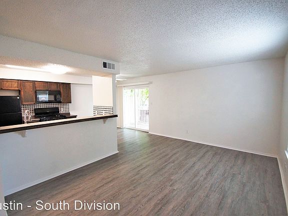3rd image of 1314 Southport Dr APT D