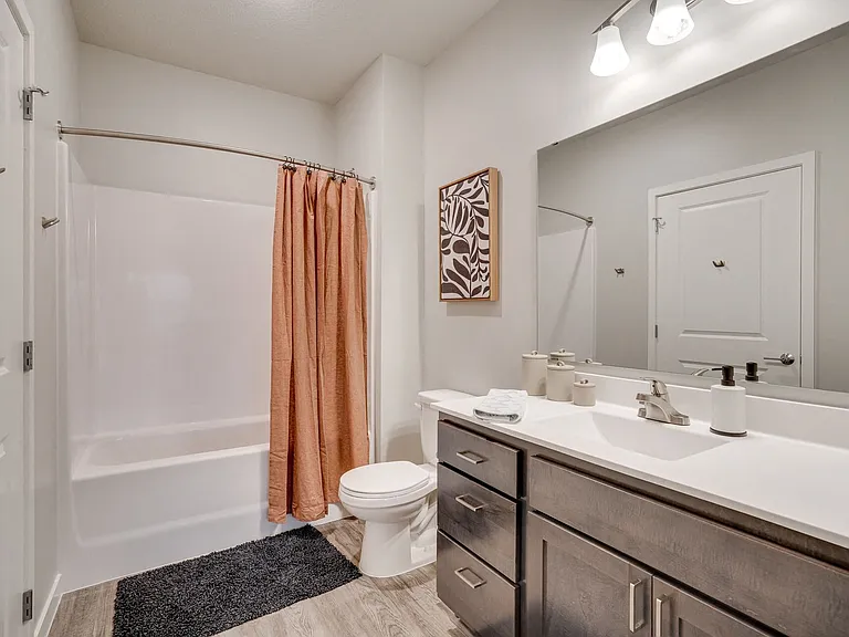 The Westlyn Apartments — Photo 9