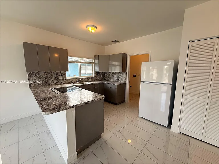 3025 NW 23rd Ave #1 — Photo 8