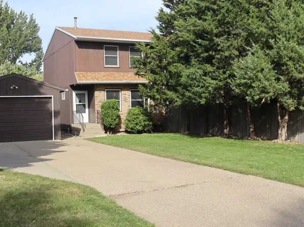 3811 Renee Dr, Bismarck, ND 58503