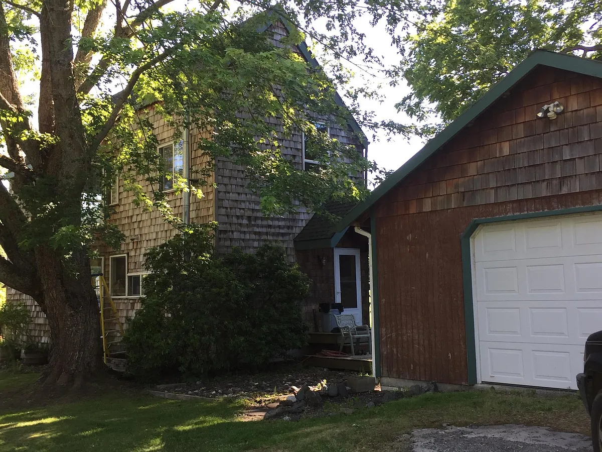 Back facing garage - 1919 McKenzie Ave
