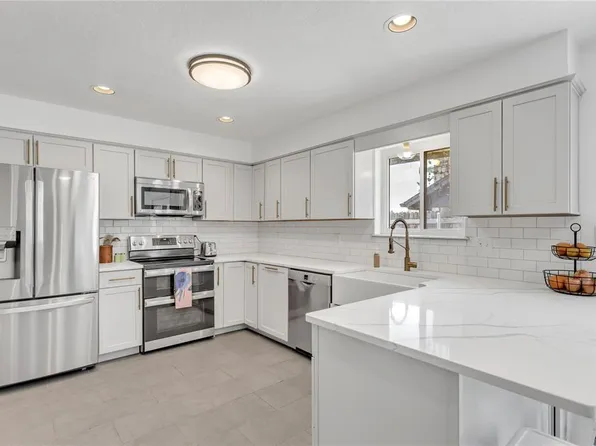 2501 Brookhaven Dr, Edmond, OK 73034