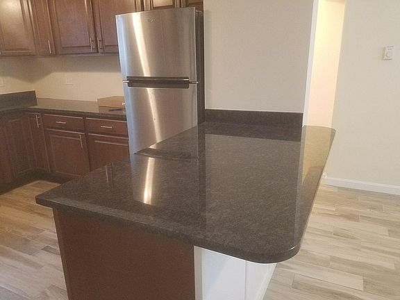 Side view kitchen